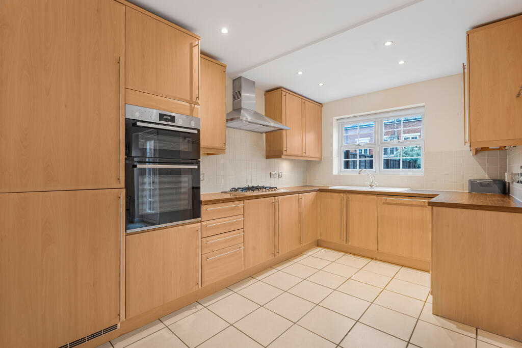 Additional image 5 of Beningfield Drive, London Colney, AL2