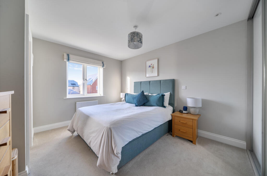 House in Eastleigh, Fair Oak and Horton Heath - More