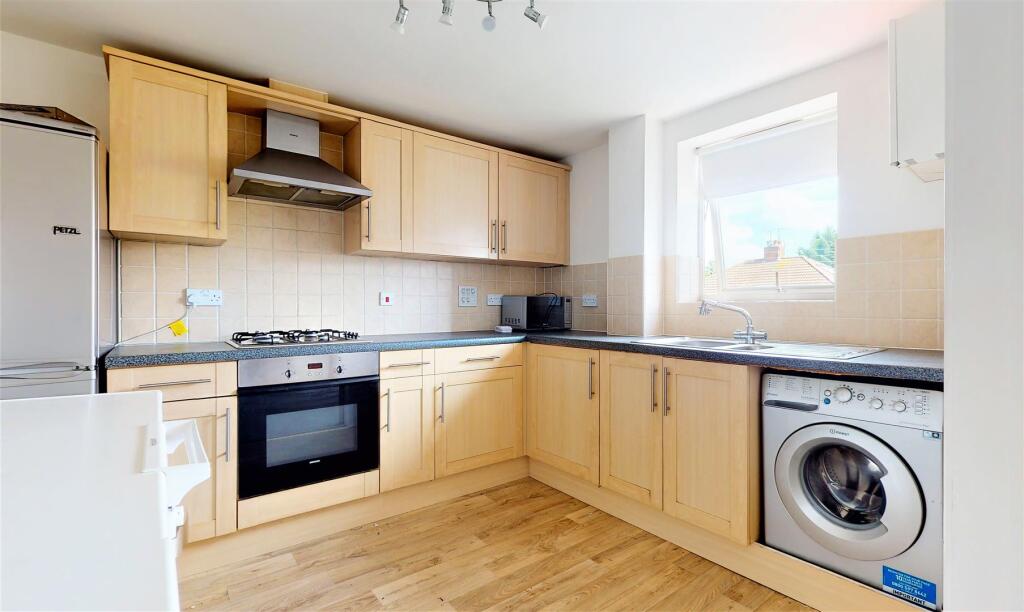 Ridgemount Gardens, Whitchurch photo 4