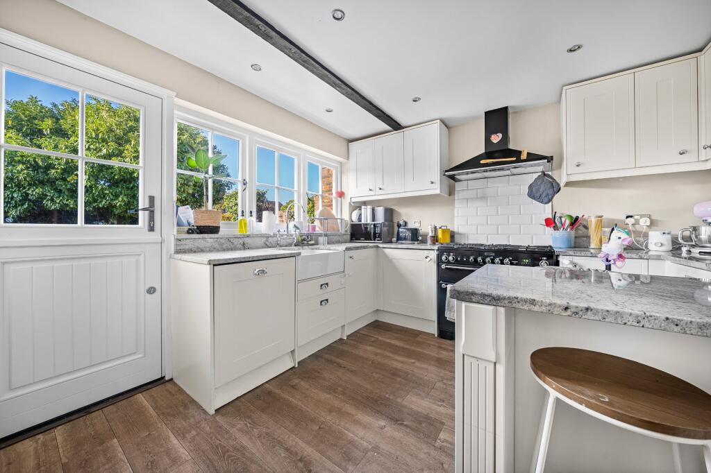 Jacobs Well Road, Jacobs Well, Guildford, Surrey, GU4 photo 3