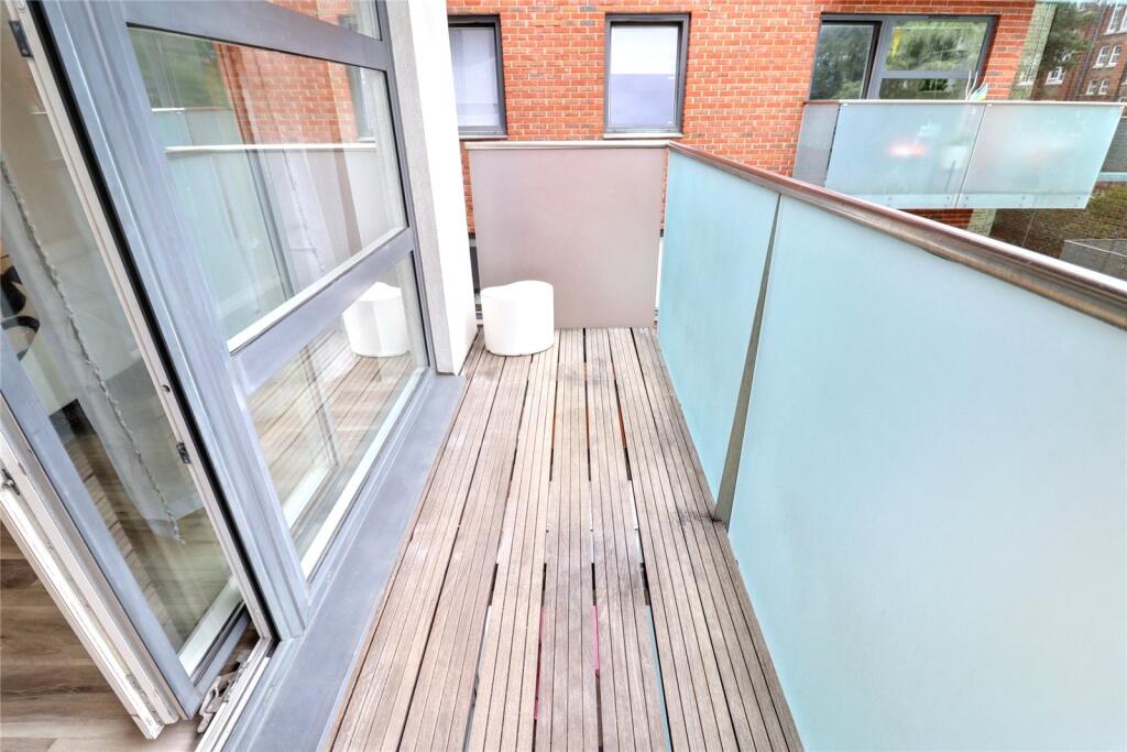 Apartment in London - View 6
