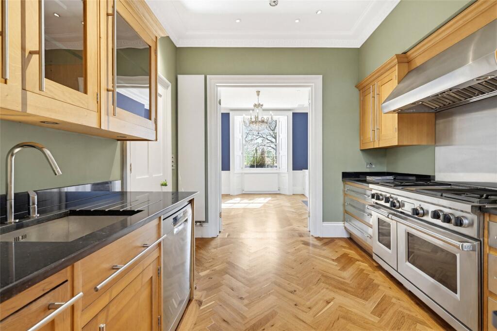 4 bedroom terraced house for rent