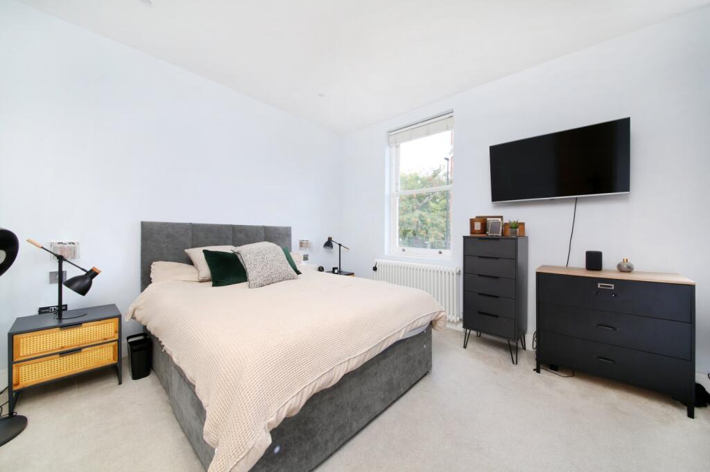 House in London, Battersea - More