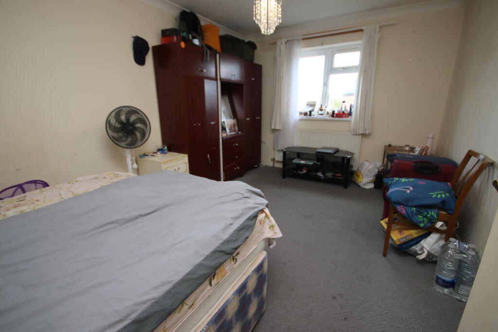 House in Slough - View 5