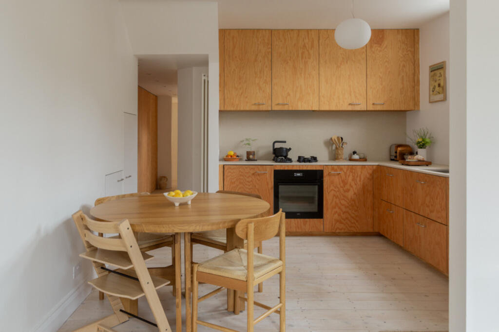 2-bed flat on Beulah Road, London, E17 9, £675,000