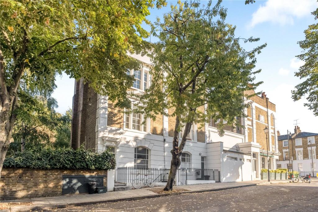 Apartment in London - View 3