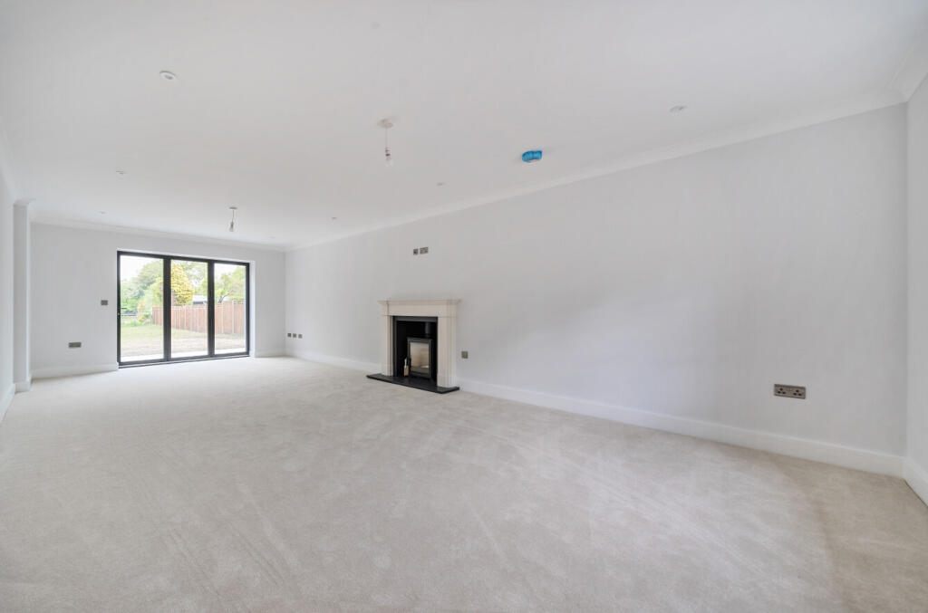 Guildford Road, Mayford, Woking, Surrey, GU22 photo 4