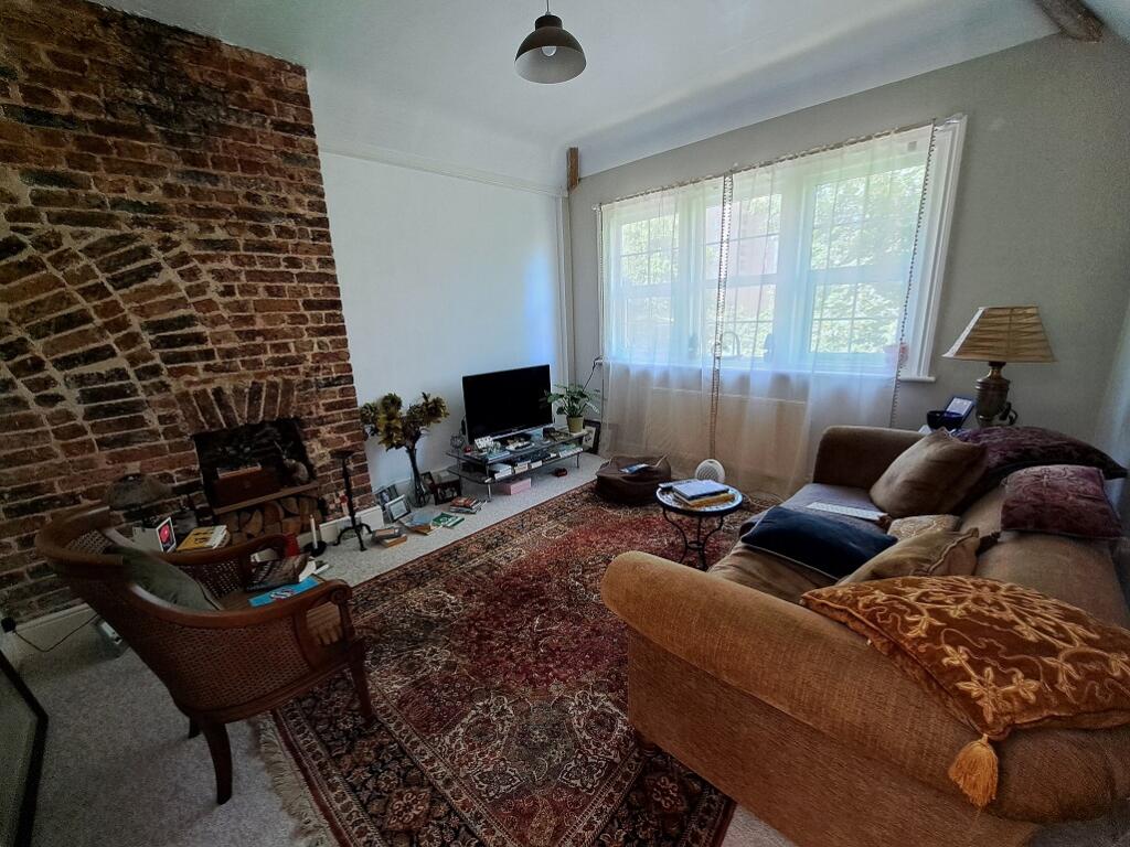 Apartment in Eastbourne, East Sussex - View 5