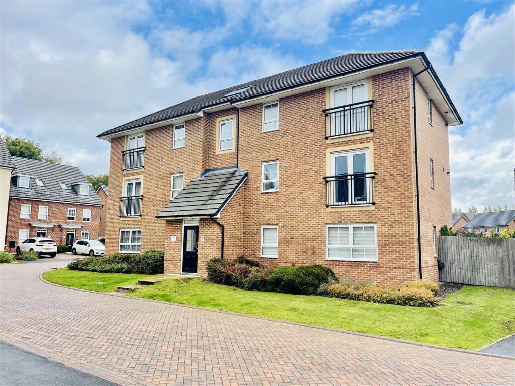 1-bed flat on Jubilee Crescent, Winnington Village, Northwich, £130,000