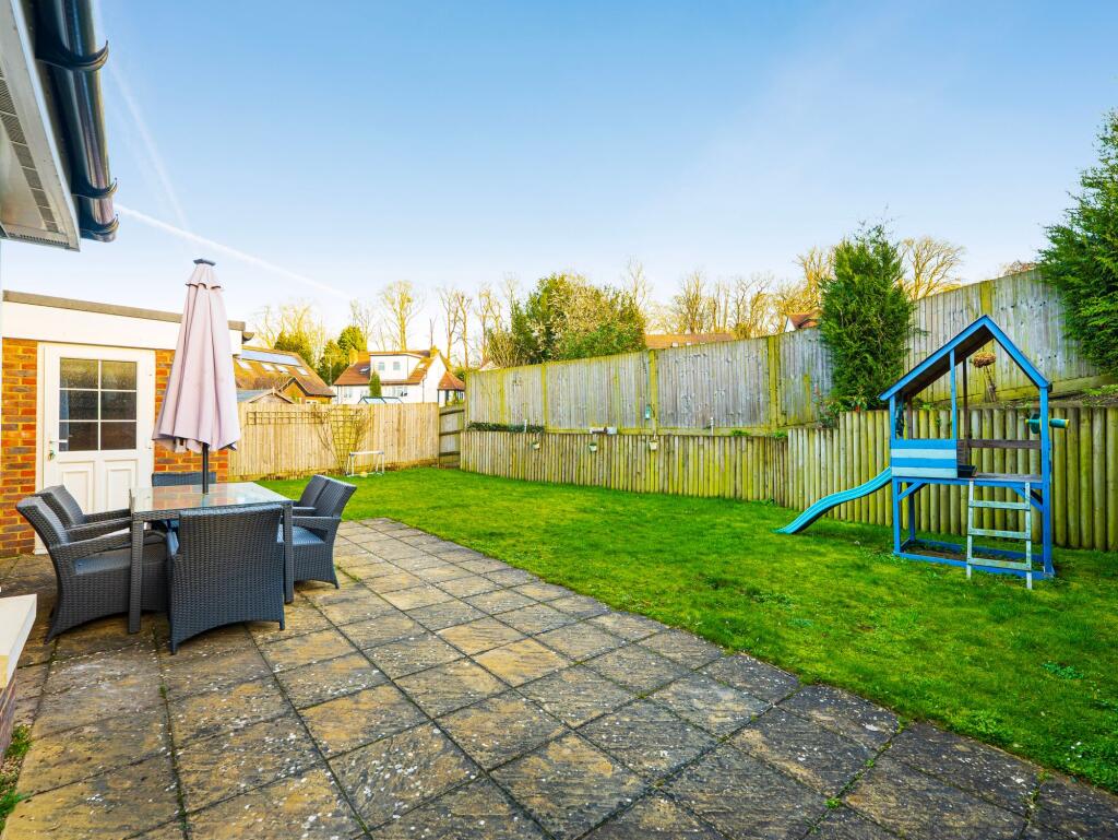 Welcombes View, Coulsdon, CR5 - View 4