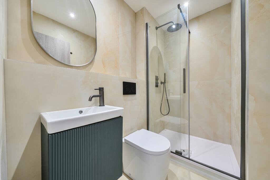 Apartment in Dartford - View 5