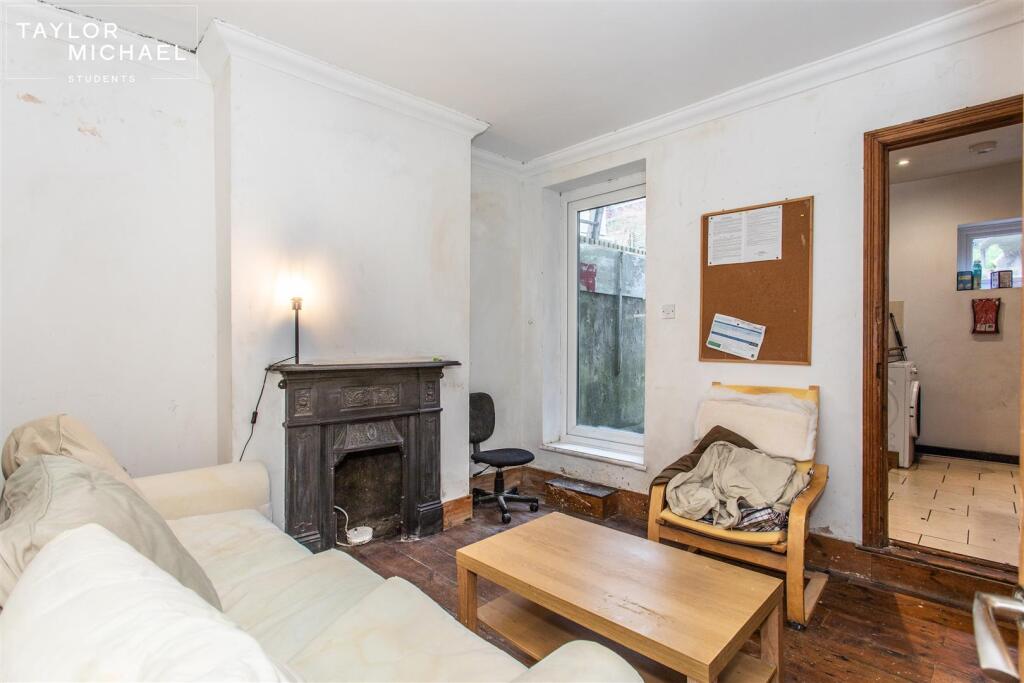 4 bedroom terraced house for rent