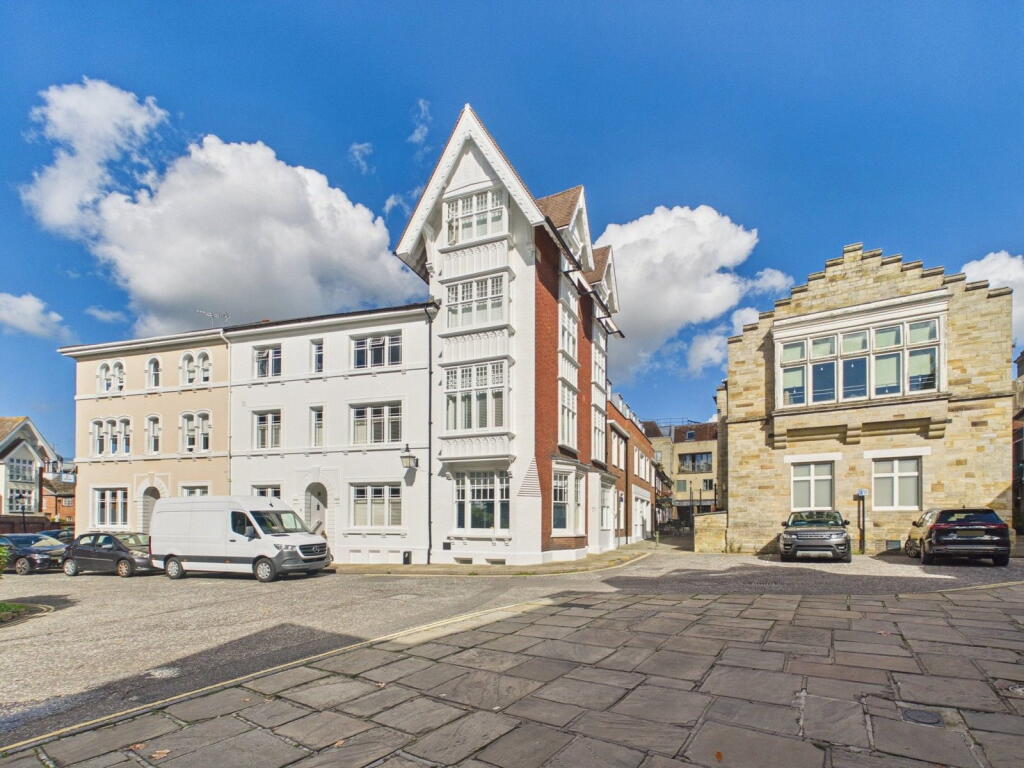 Apartment in Horsham, New Town
