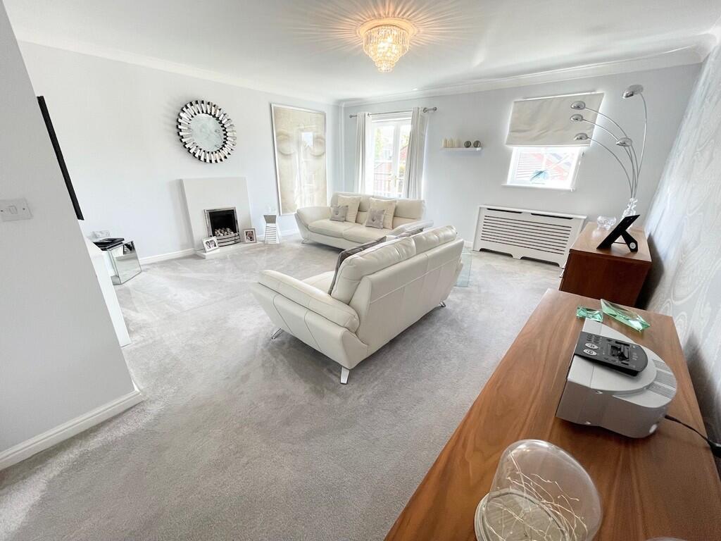 House in Pudsey, Farsley Beck Bottom, Rodley - View 4