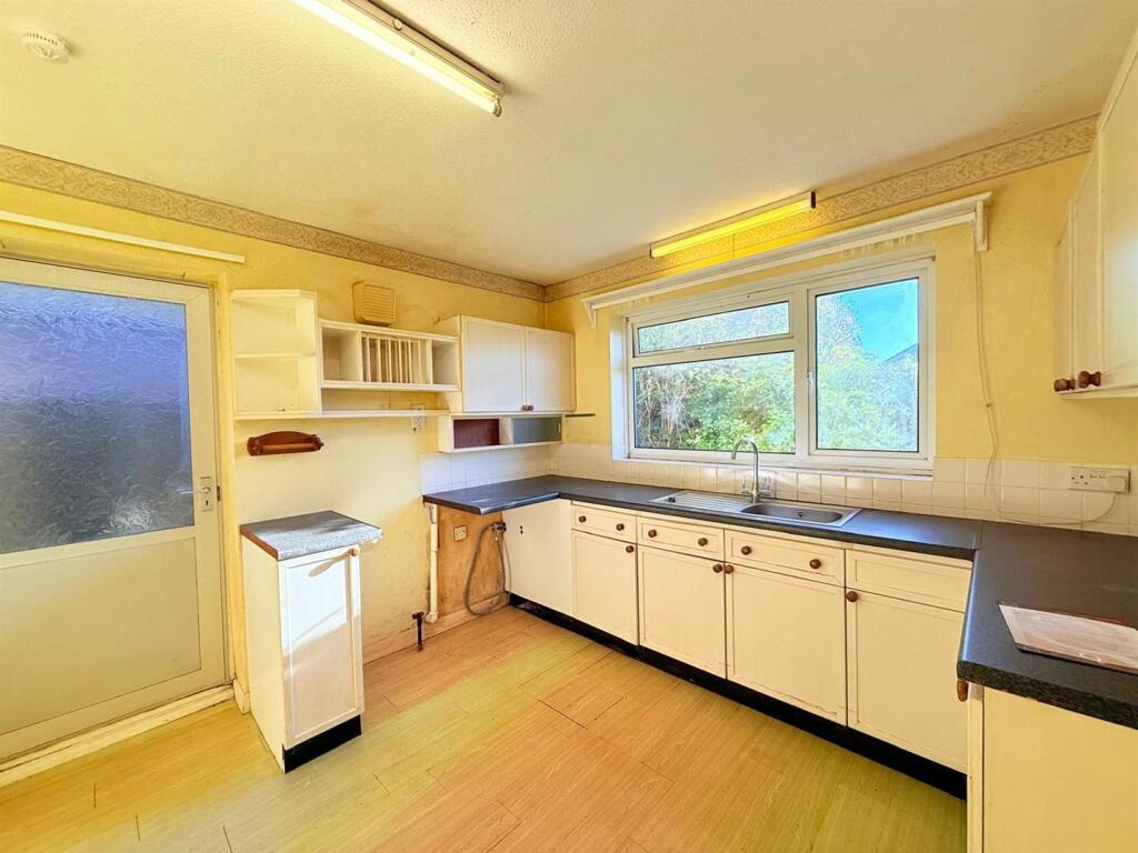 House in Ferndown - View 4