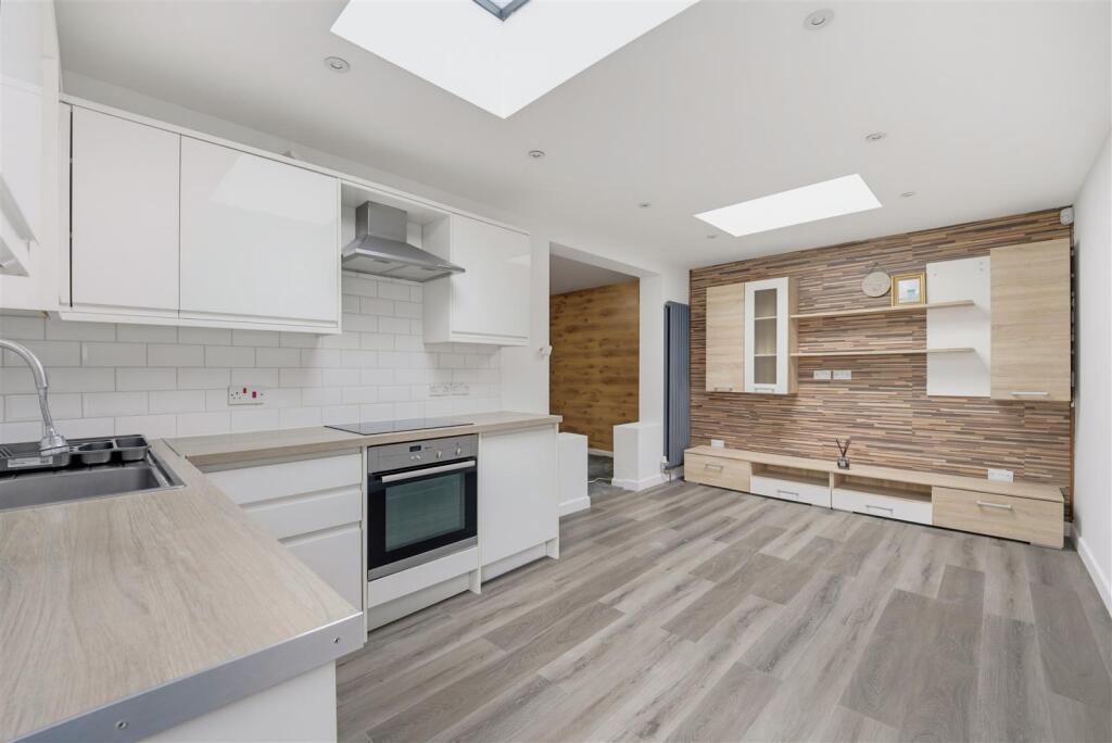 House in Twickenham - View 5