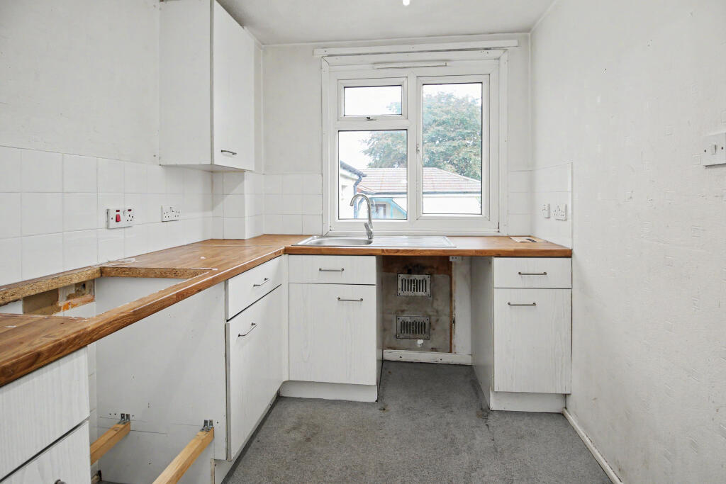 Apartment in Bradford - View 4