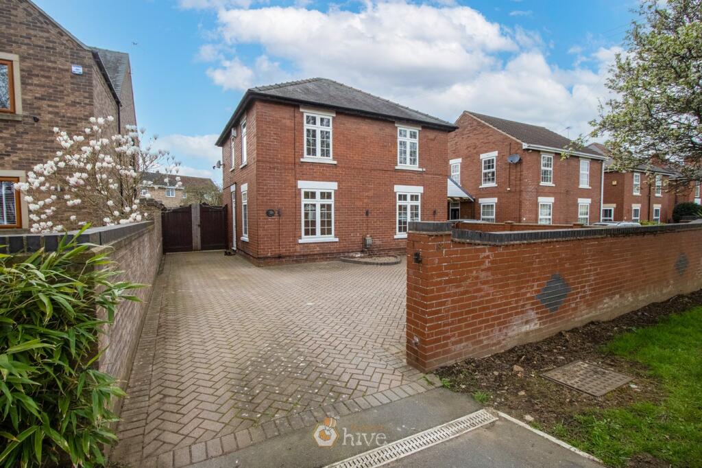 3-bed detached on Nutwell Lane, Armthorpe, Doncaster, DN3, £299,950
