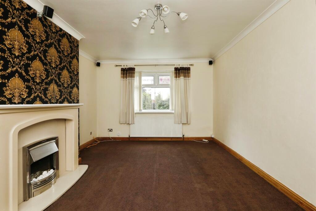 House in Doncaster, Stainforth - View 4
