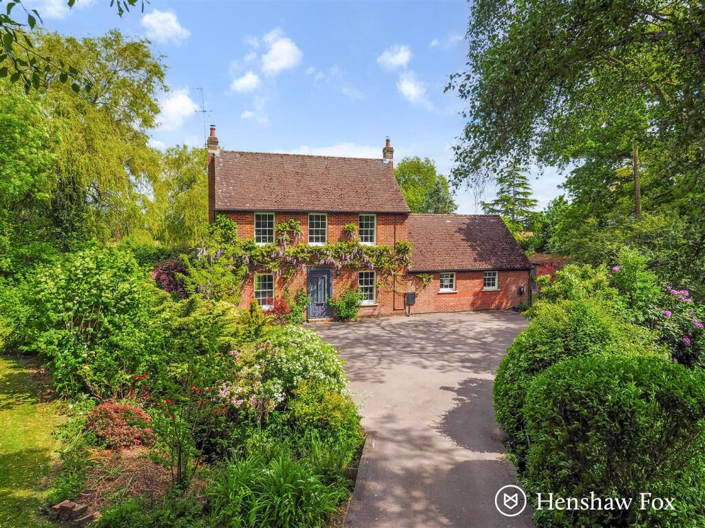 Nutburn Road, North Baddesley, Hampshire