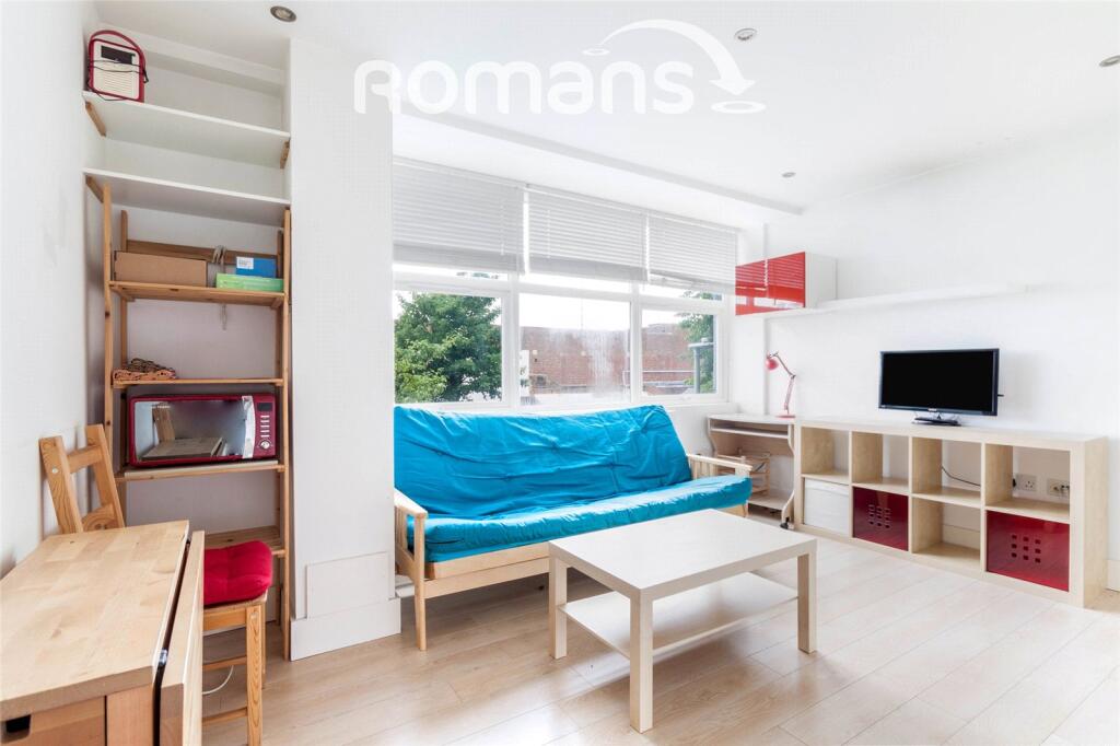 Apartment in Wokingham, Emmbrook - View 4