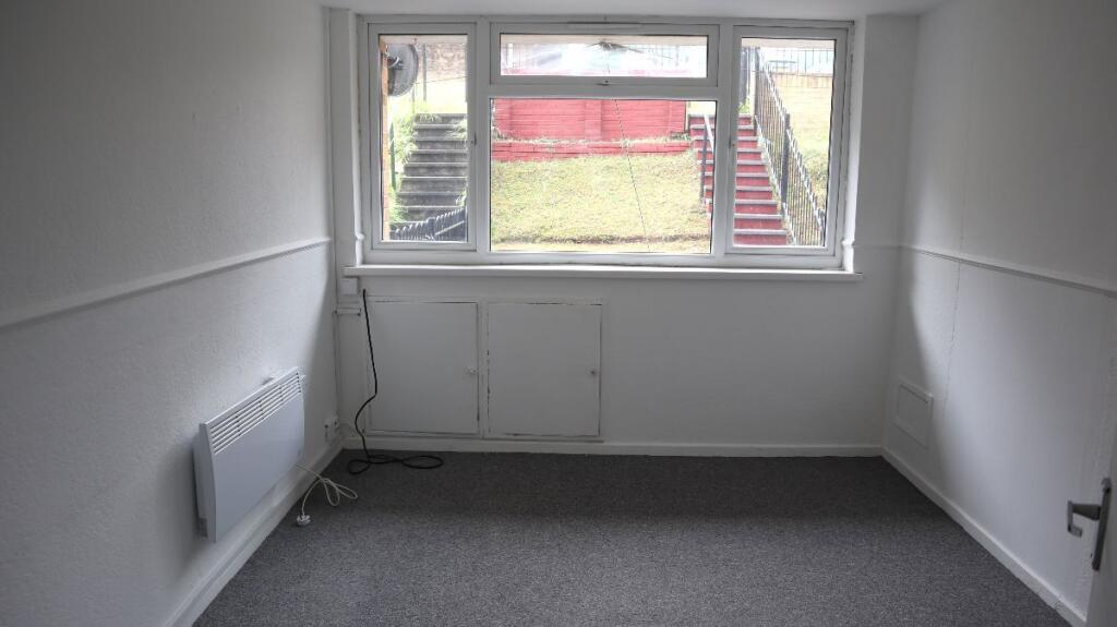 Apartment in Cardiff, Llanedeyrn - View 4