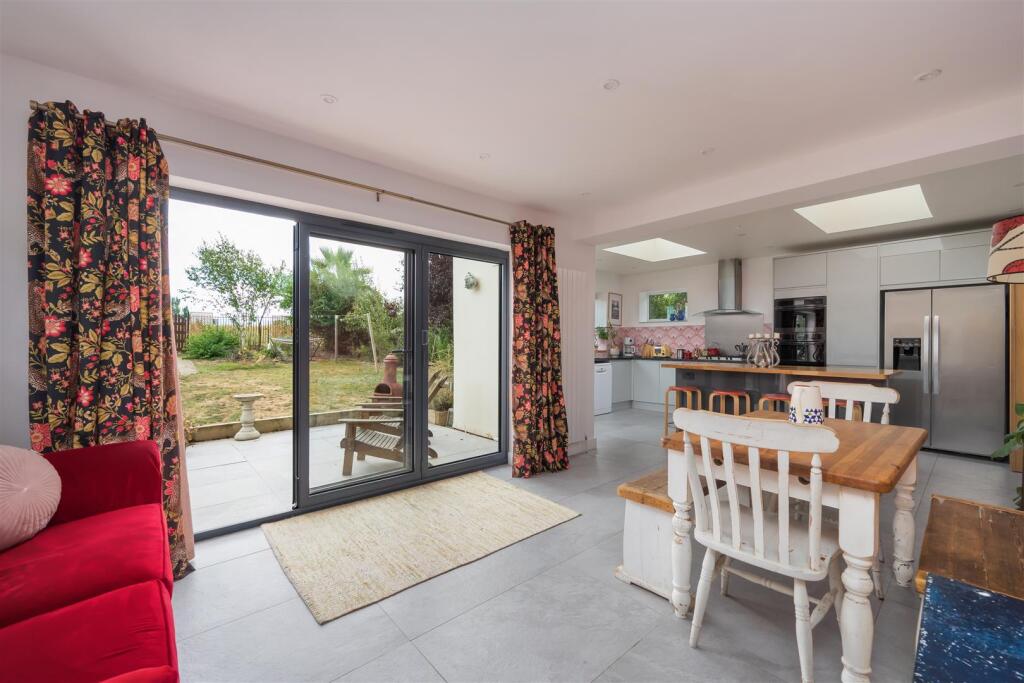 House in Canterbury - View 4