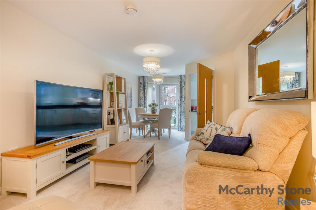 Balshaw Court Burlington Gardens Leyland PR25 3EX photo 3