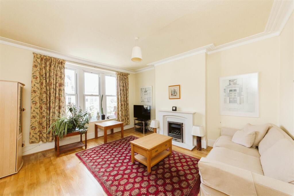 Apartment in Bristol, Westbury Park - View 5
