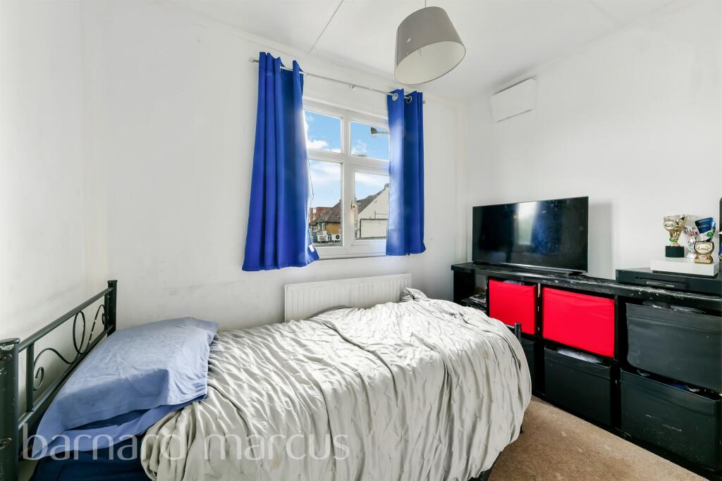 Seddon Road, Morden photo 2