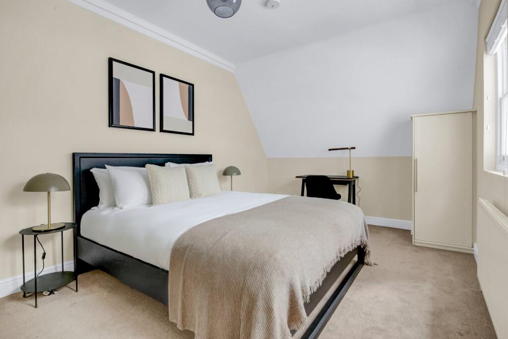 Apartment in London - View 5