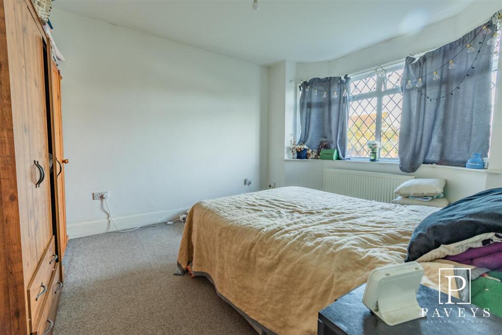 Kents Avenue, Holland-On-Sea - View 5