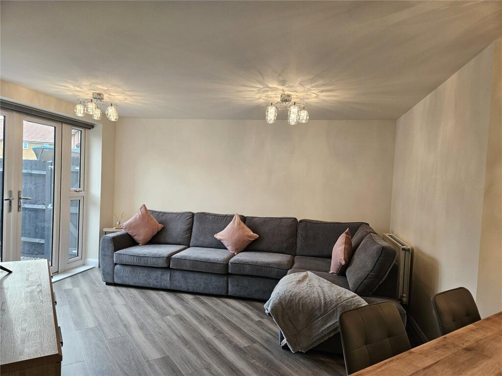Greenbanks, Lower Stondon, Henlow, Hertfordshire, SG16 photo 5