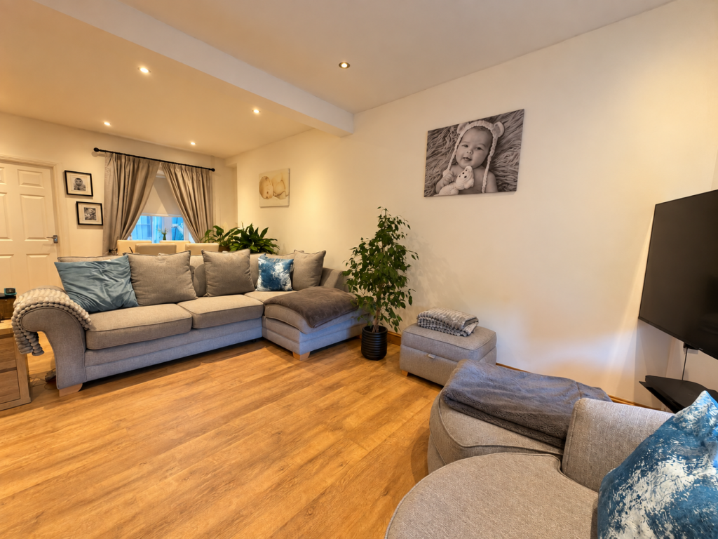 House in Porth - View 5