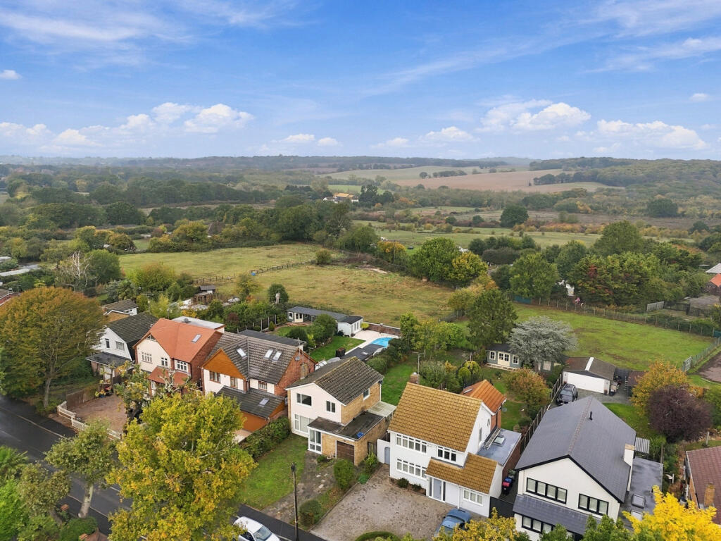 House in Southend-on-Sea, Essex - More