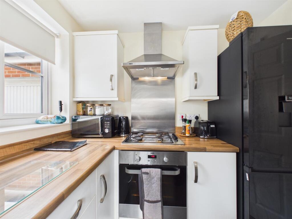 House in Weldon, Priors Hall Park - View 5