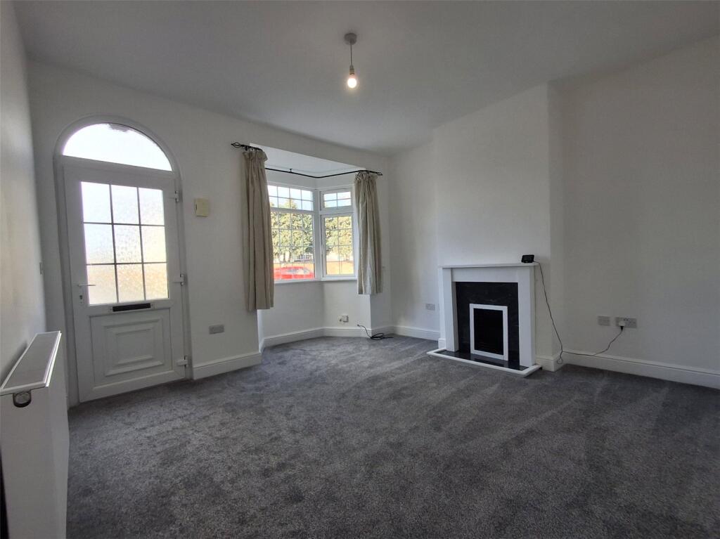 Minster Road, Stourport-on-Severn, Worcestershire, DY13 photo 2
