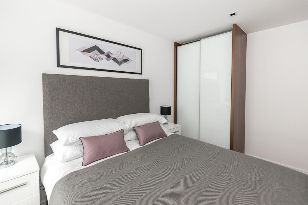 Apartment in London - View 5