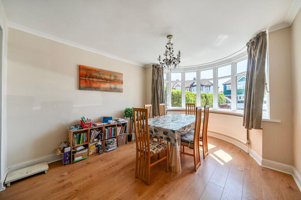 House in London - View 2