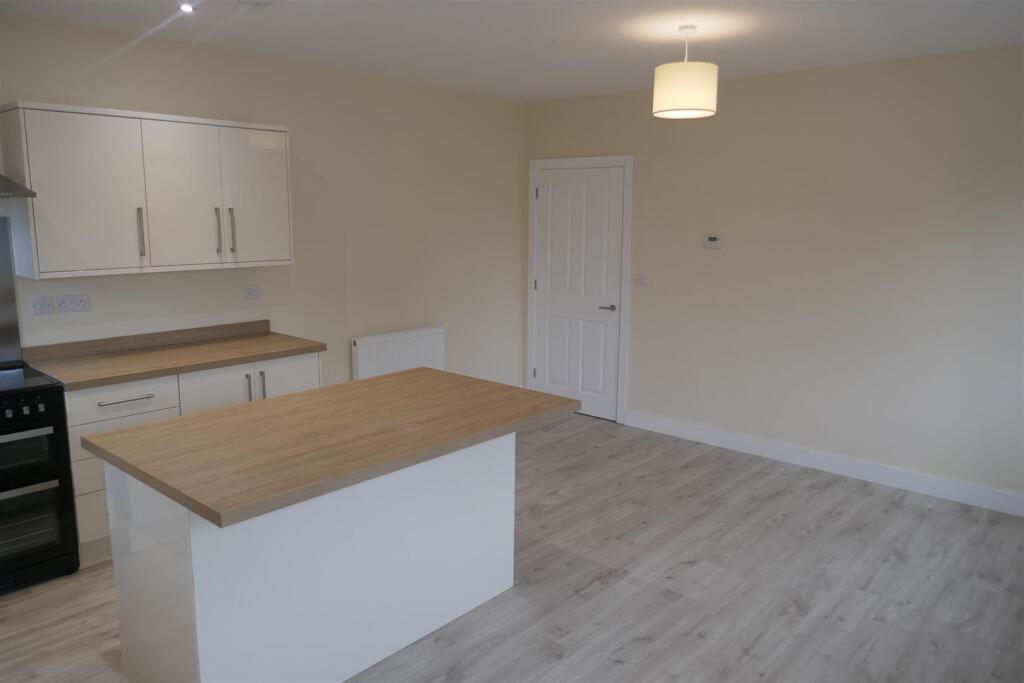 Apartment in Kettering, Brambleside - View 5
