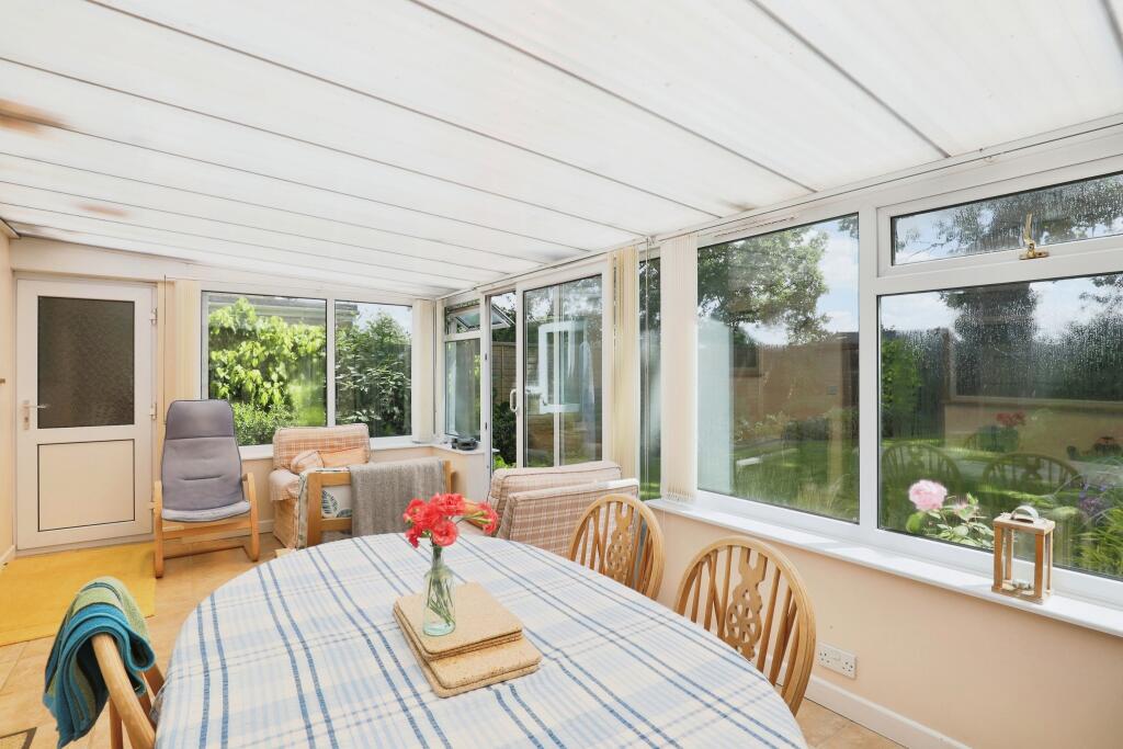 Fosseway Avenue, Moreton-in-Marsh, Gloucestershire, GL56 photo 3
