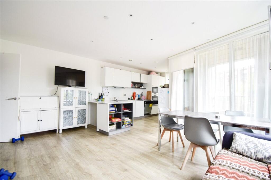 Apartment in Cambridge, Eddington - View 2