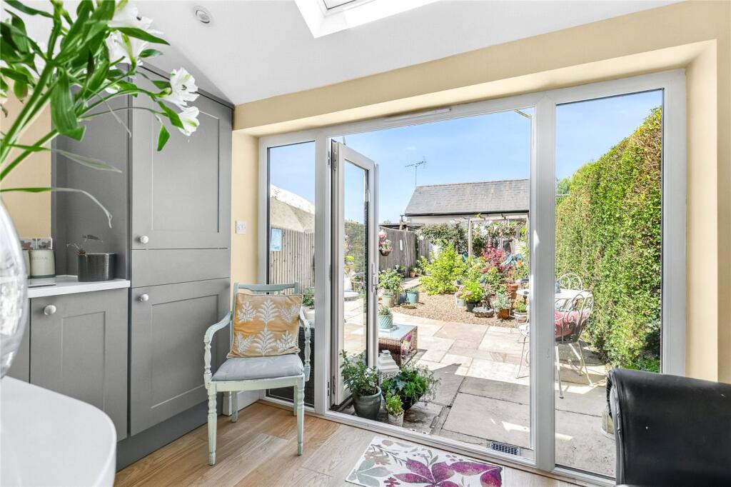 House in Winkfield, Bracknell Forest - More