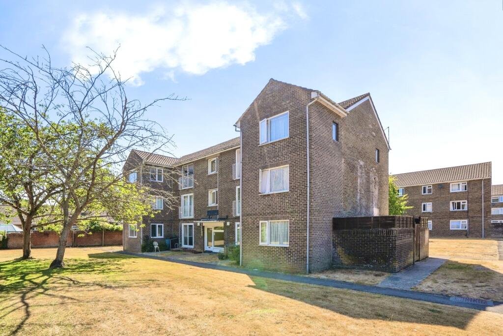 Main image of property: Crombie Close, WATERLOOVILLE, Hampshire, PO8