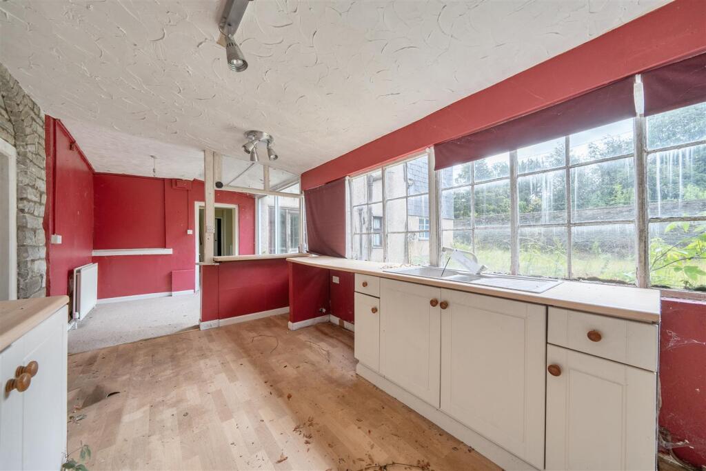 Apartment in Ceri, Kerry - View 5