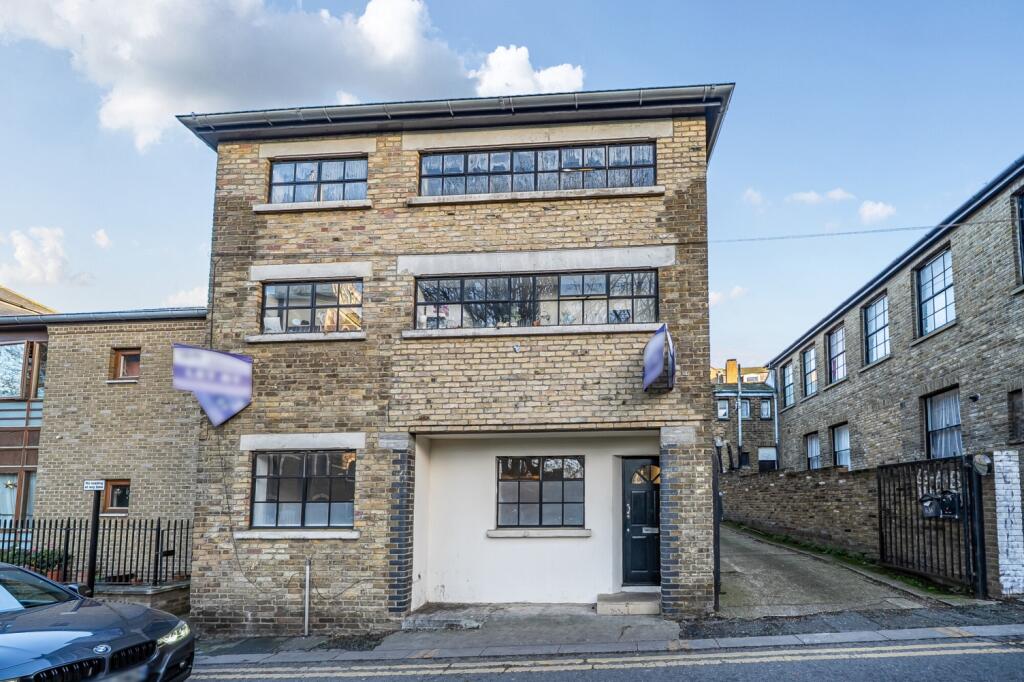 Main image of property: Princes Street Gravesend DA11