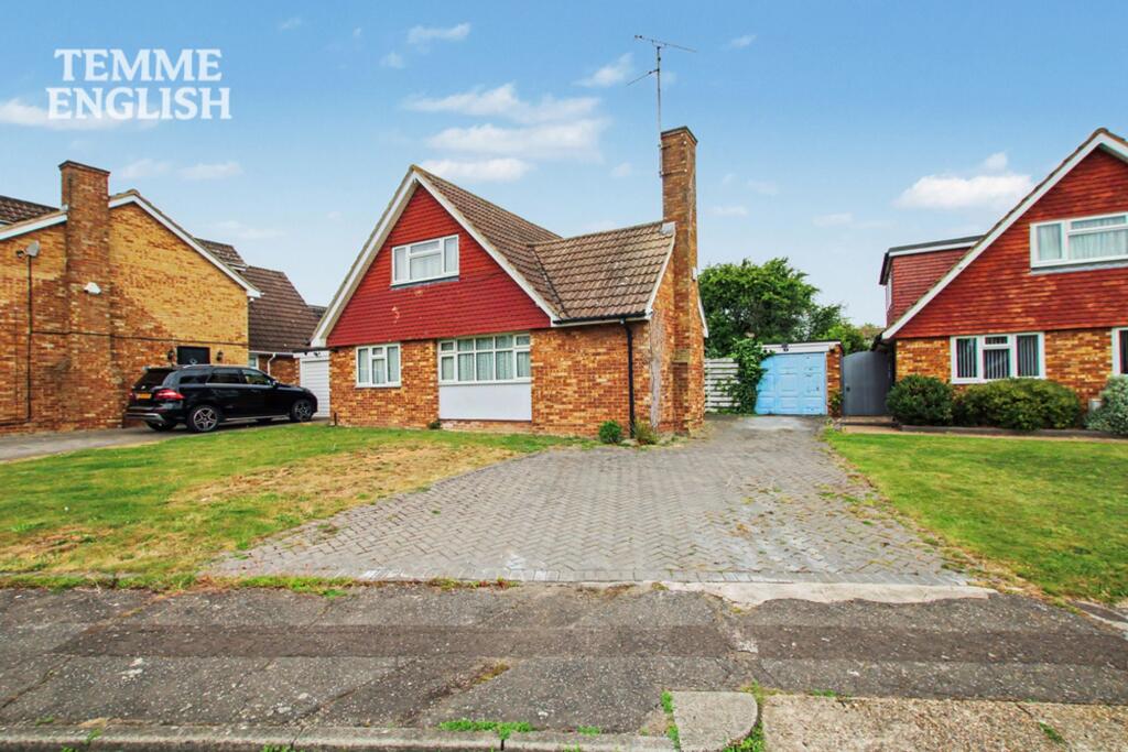 Main image of property: Lingcroft, Birds Estate, Kingswood, SS16 - NO ONWARD CHAIN!