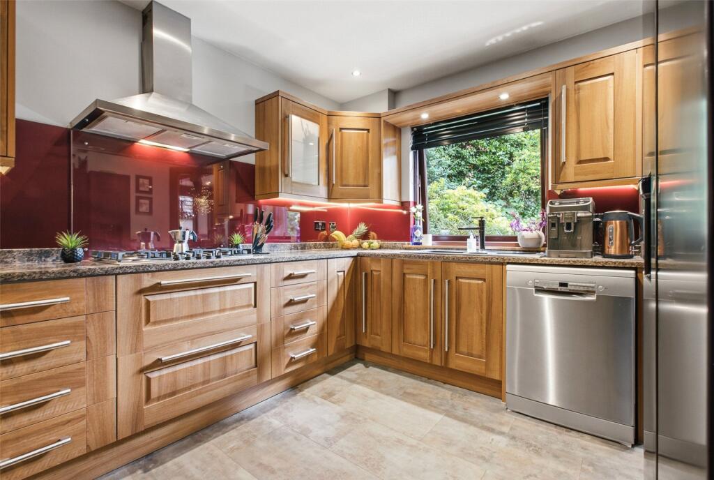 House in Falkirk, Stirling - More