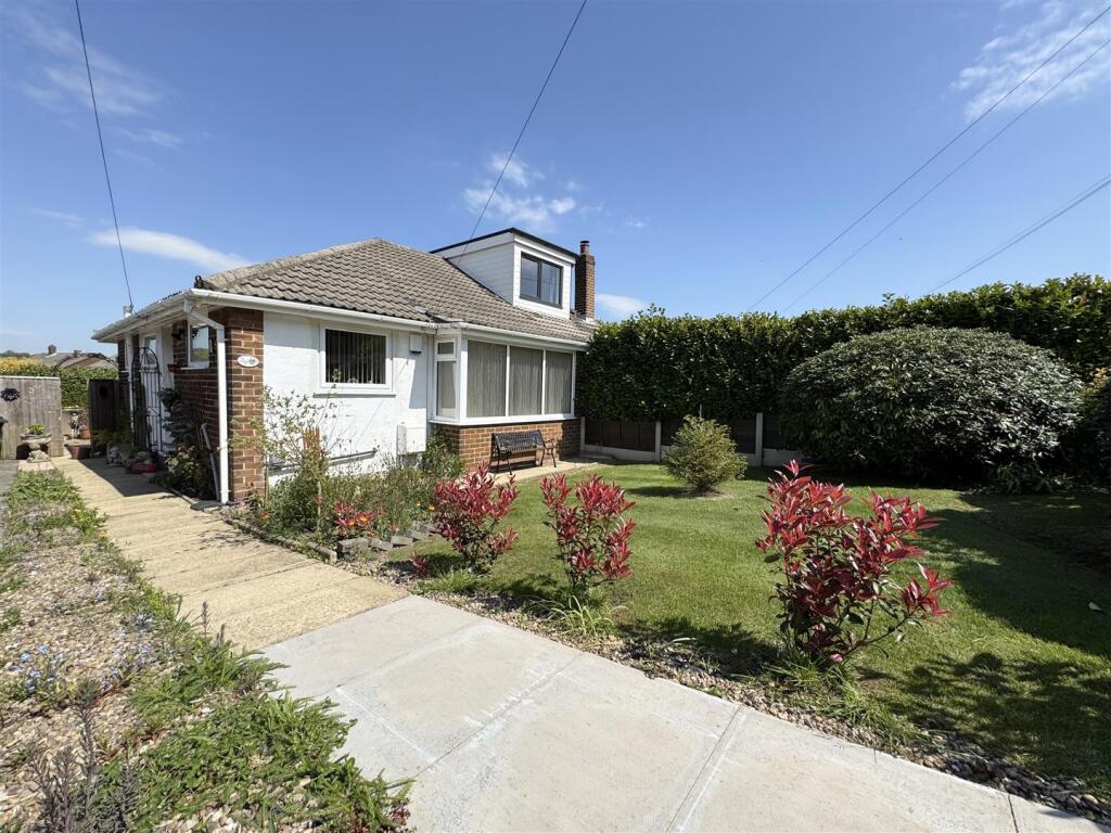 2-bed semi-detached on Park Road, Clayton West, Huddersfield, HD8 9PS, £240,000