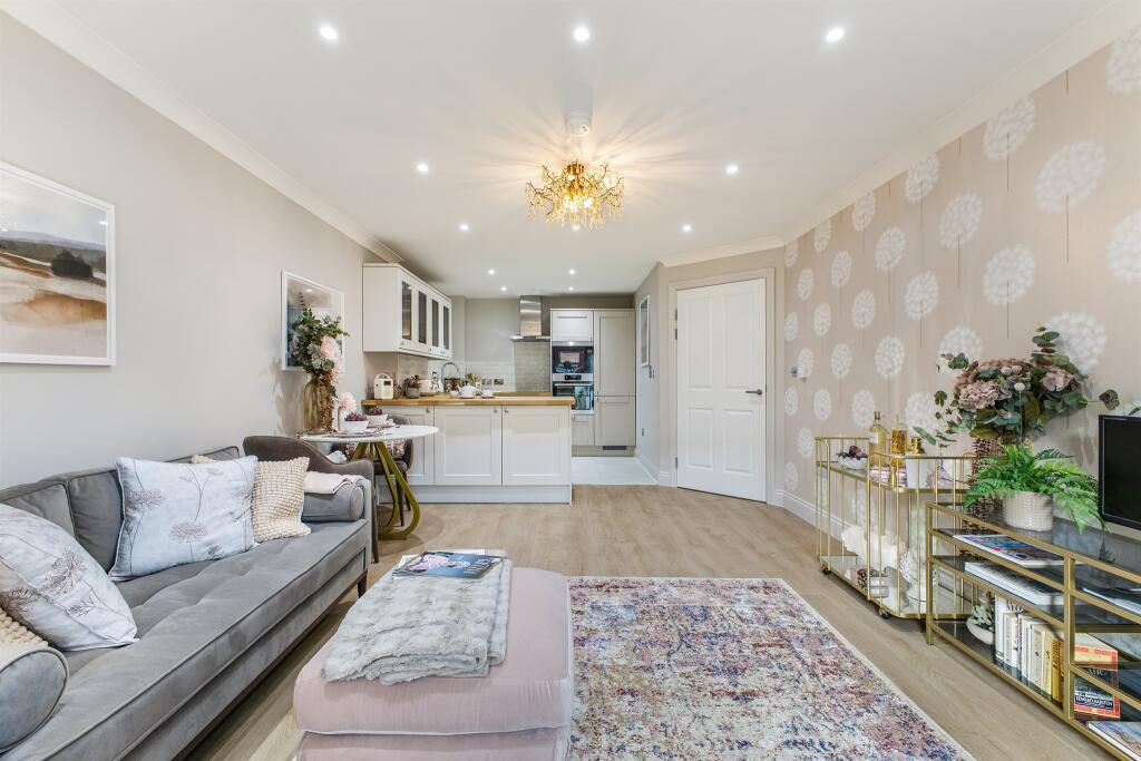 Apartment in Wantage, Belmont Park - View 4